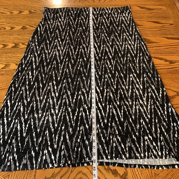 Long modest a.n.a. black and white designed skirt - Picture 3 of 8